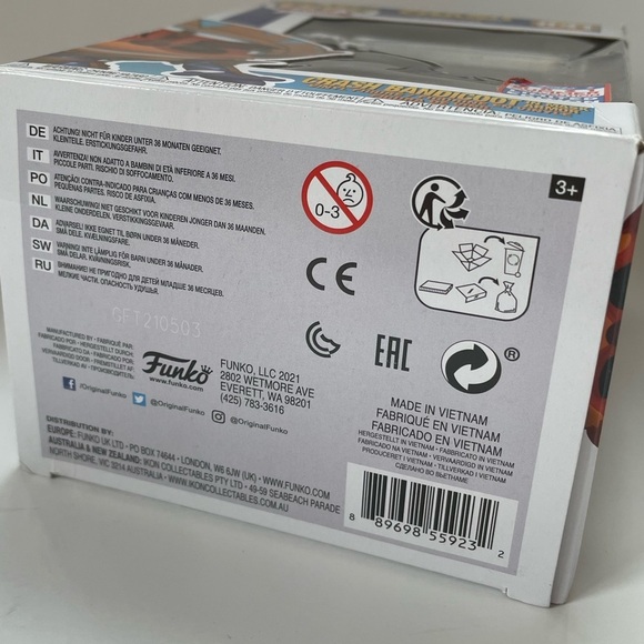 Funko Pop!  Crash Bandicoot -  Mask Armor #841 Summer Convention 2021 - Picture 4 of 5